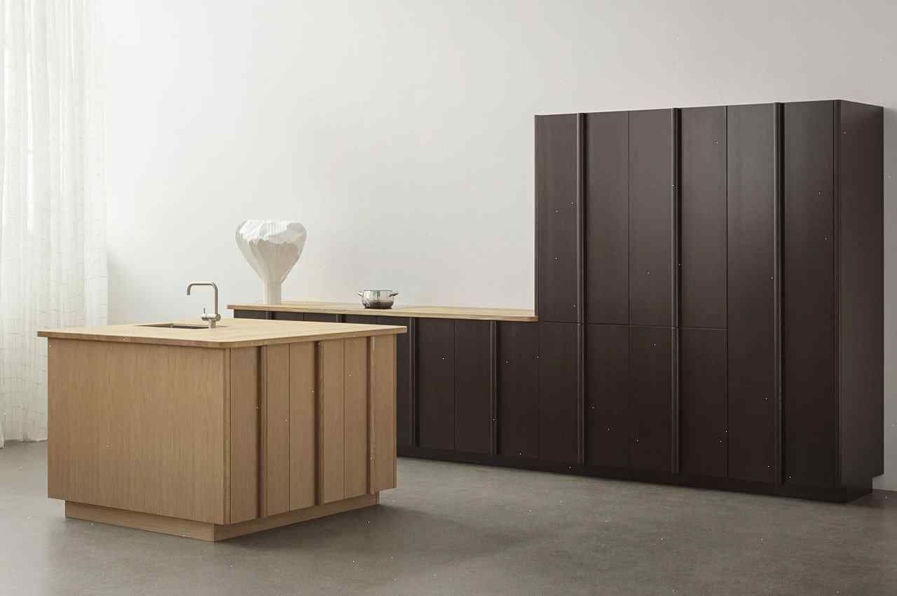 Warmth and Efficiency: The Rise of Minimalist Column Kitchens